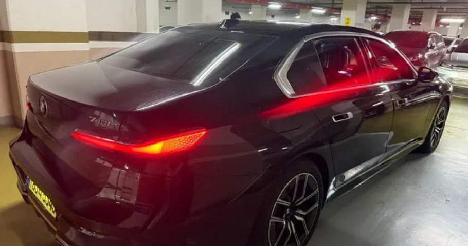 Bmw 7-Series 
