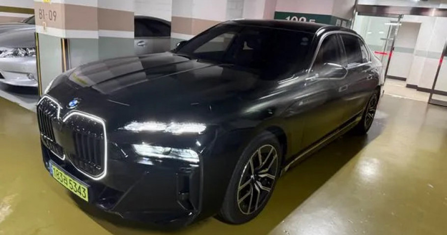 Bmw 7-Series 