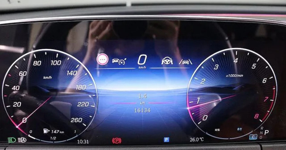 Mercedes-Benz E-Class 