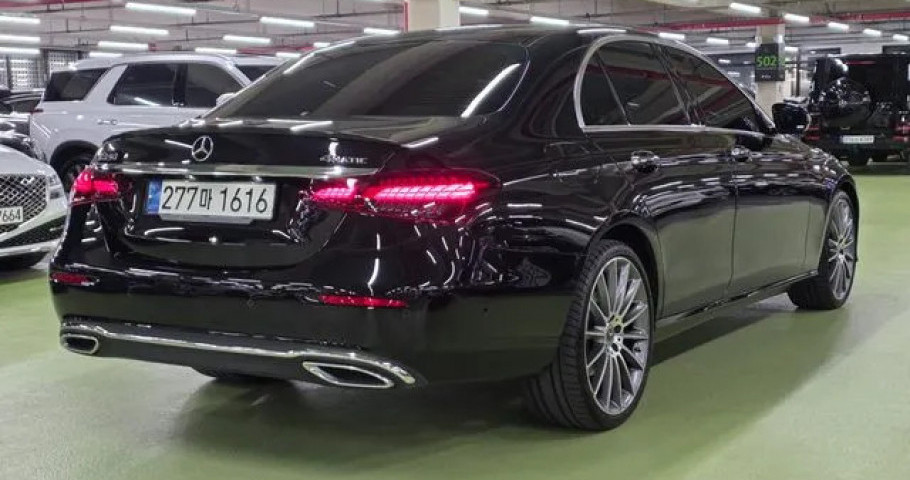 Mercedes-Benz E-Class 
