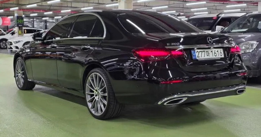 Mercedes-Benz E-Class 
