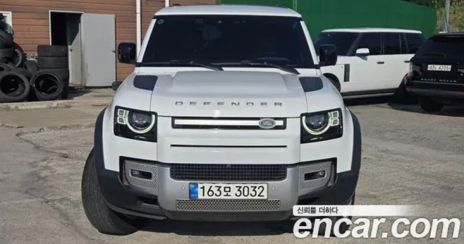Land Rover Defender 