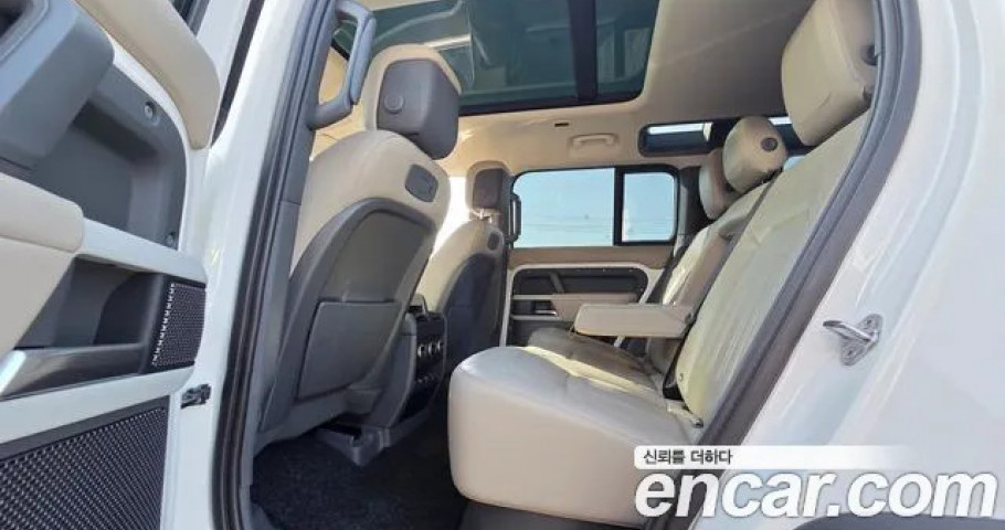 Land Rover Defender 