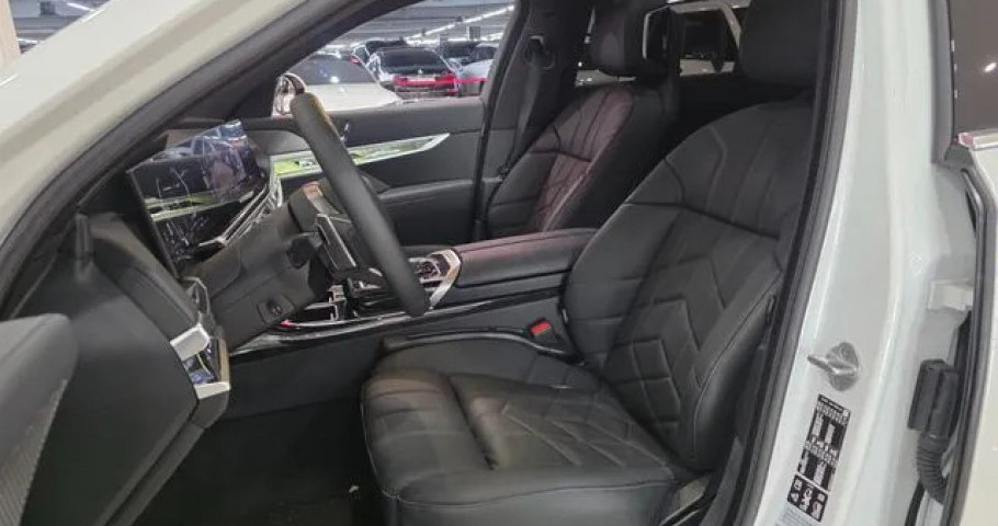 Bmw 7-Series 