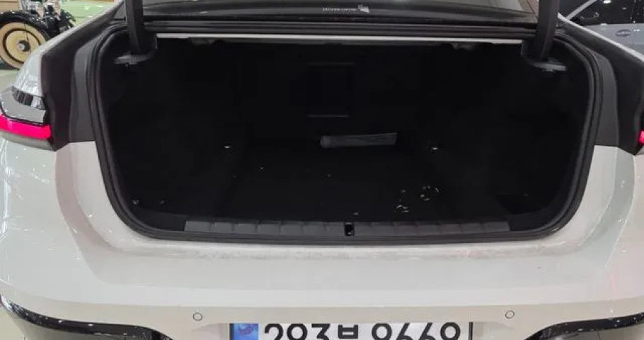Bmw 7-Series 