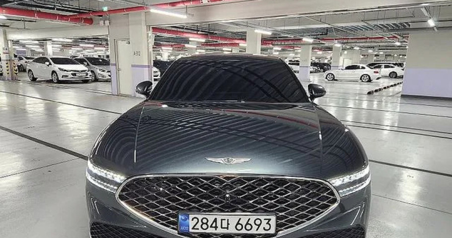Genesis G90 
