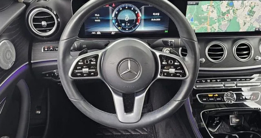 Mercedes-Benz E-Class 