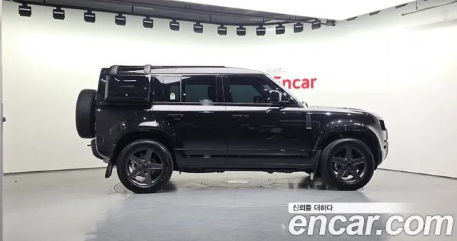 Land Rover Defender 