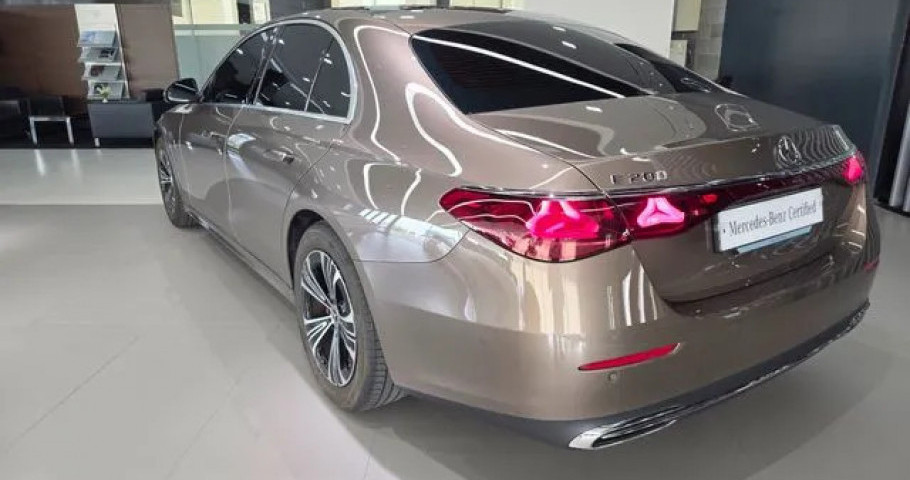 Mercedes-Benz E-Class 