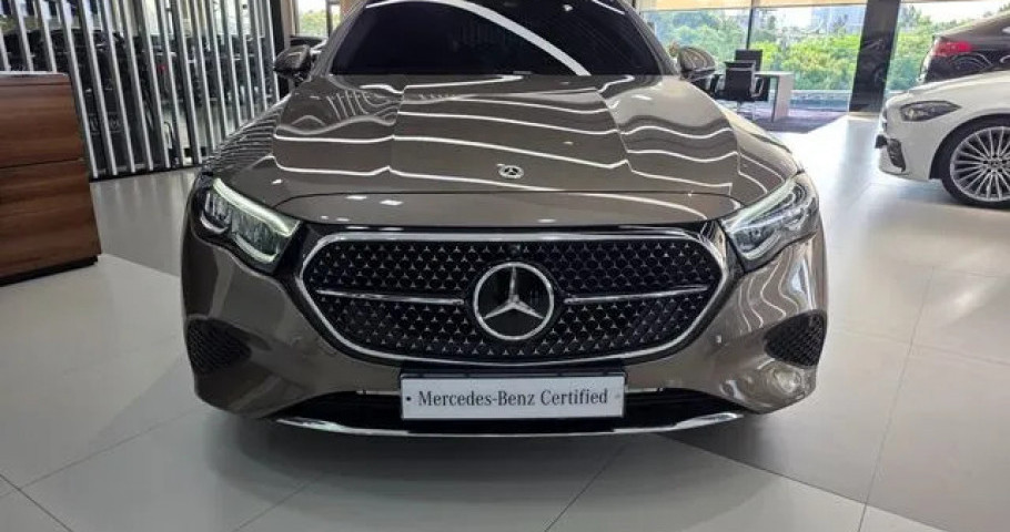 Mercedes-Benz E-Class 