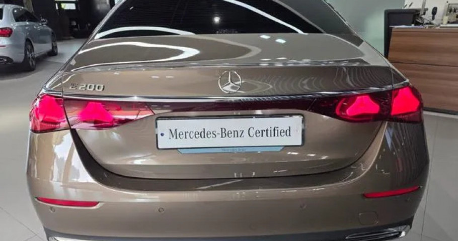 Mercedes-Benz E-Class 