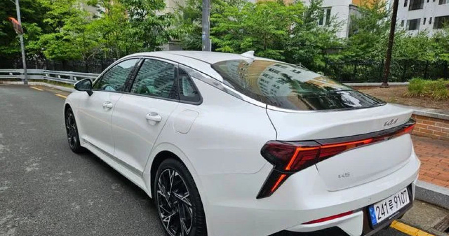 Kia K5 