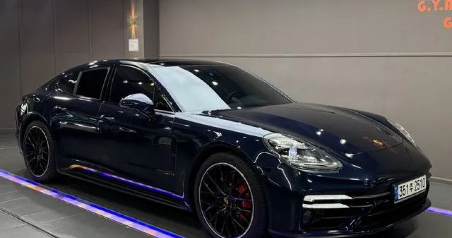 Porsche Panamera 