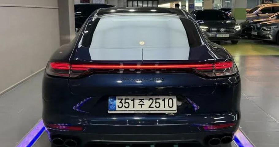 Porsche Panamera 