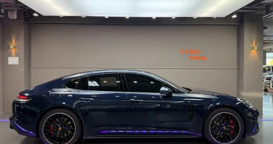 Porsche Panamera 