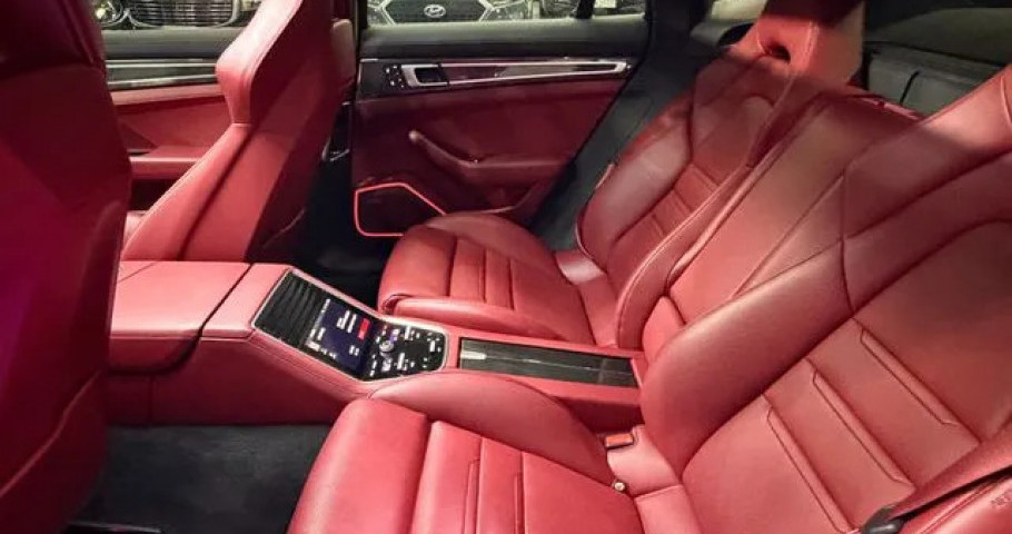 Porsche Panamera 
