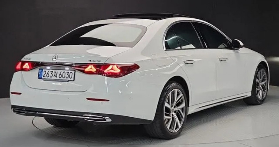 Mercedes-Benz E-Class 
