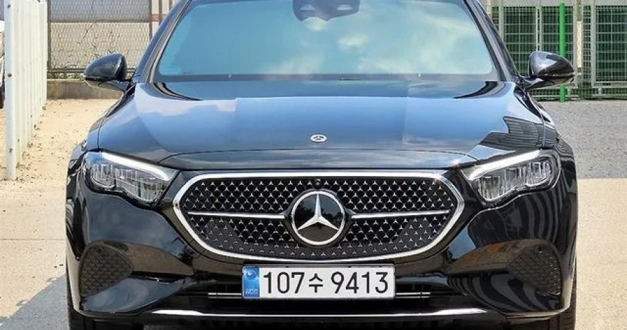 Mercedes-Benz E-Class 