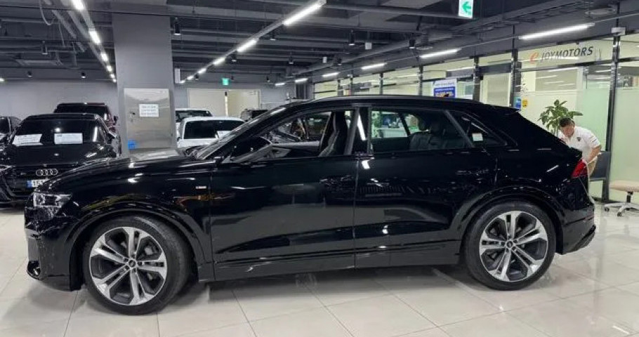 Audi Q8 