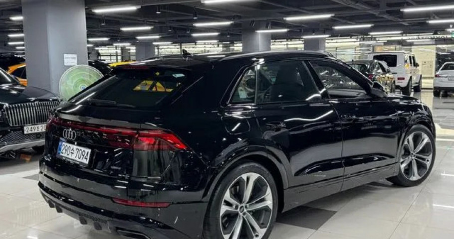 Audi Q8 
