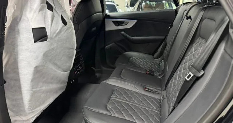 Audi Q8 