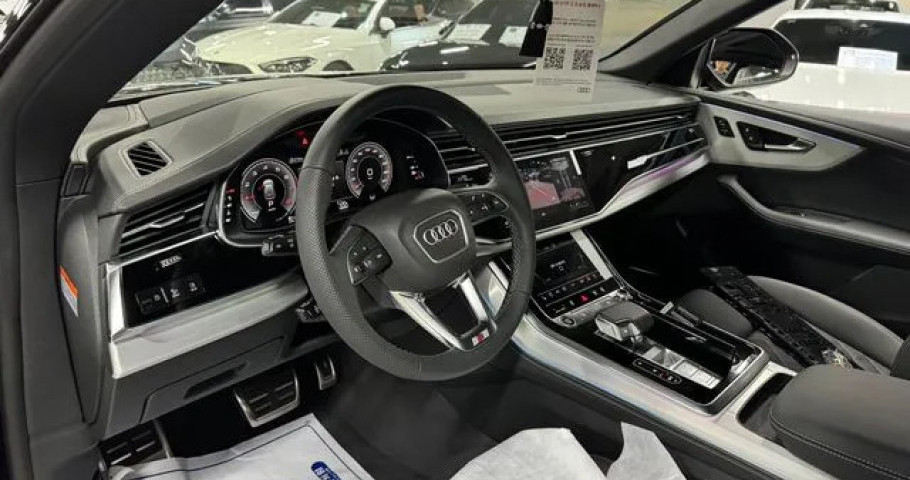 Audi Q8 