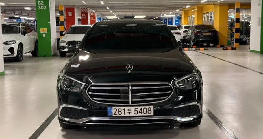 Mercedes-Benz E-Class 