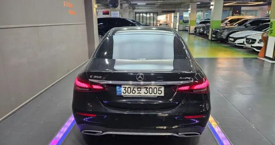 Mercedes-Benz E-Class 