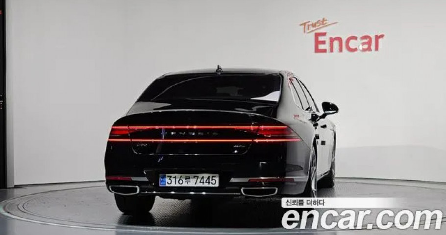 Genesis G90 