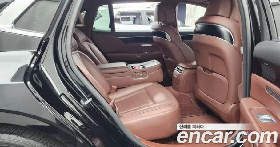 Genesis G90 