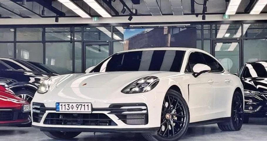 Porsche Panamera 