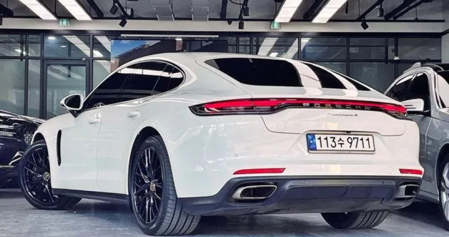 Porsche Panamera 