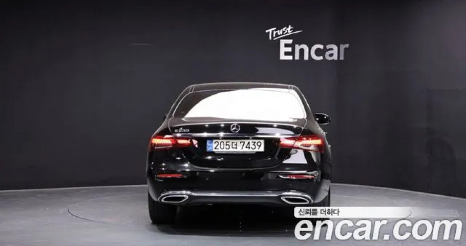 Mercedes-Benz E-Class 