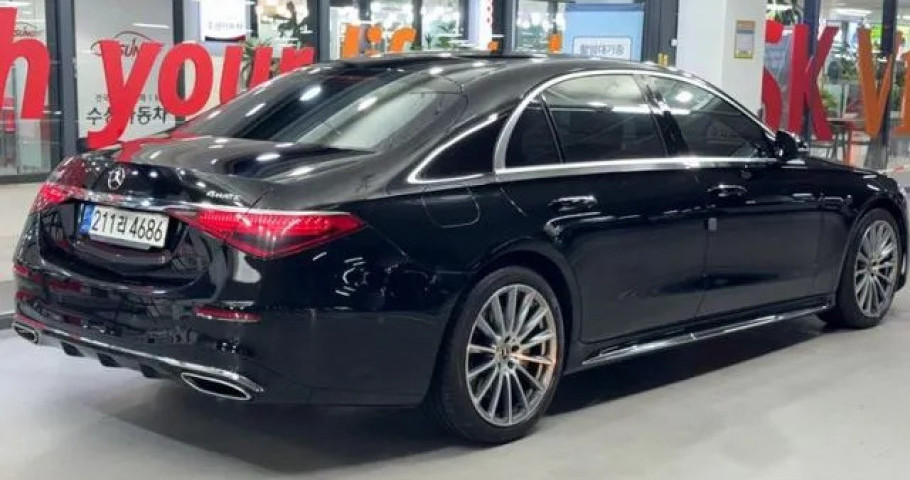 Mercedes-Benz S-Class 