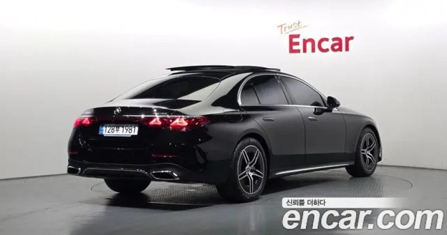 Mercedes-Benz E-Class 