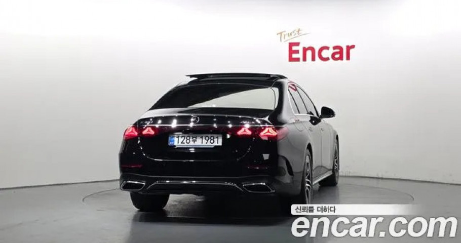 Mercedes-Benz E-Class 