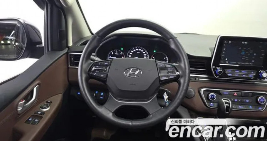 Hyundai Starex 
