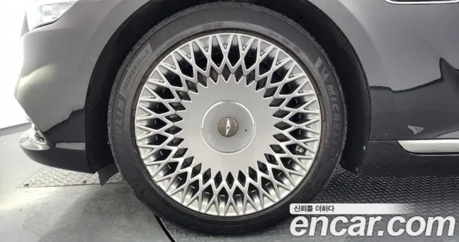 Genesis G90 