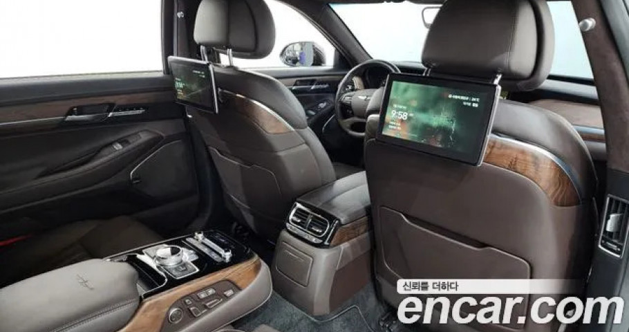 Genesis G90 