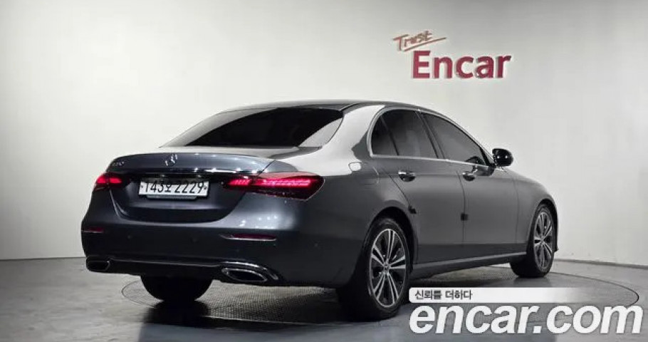 Mercedes-Benz E-Class 