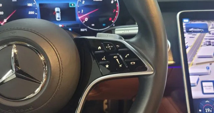 Mercedes-Benz S-Class 