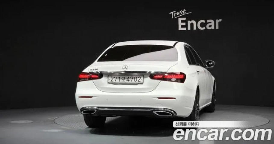 Mercedes-Benz E-Class 