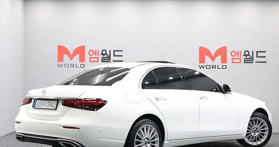 Mercedes-Benz E-Class 