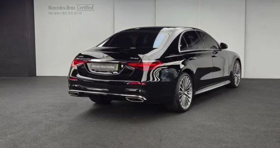 Mercedes-Benz S-Class 