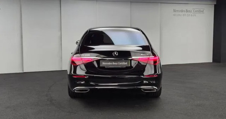 Mercedes-Benz S-Class 