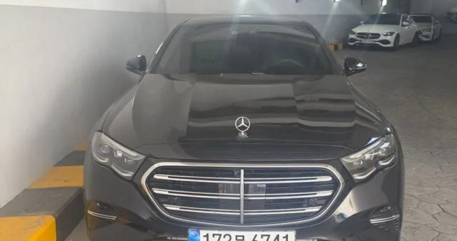 Mercedes-Benz E-Class 