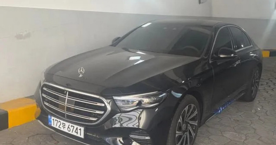 Mercedes-Benz E-Class 