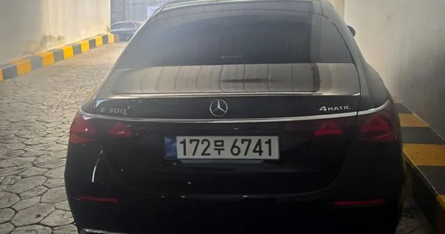 Mercedes-Benz E-Class 