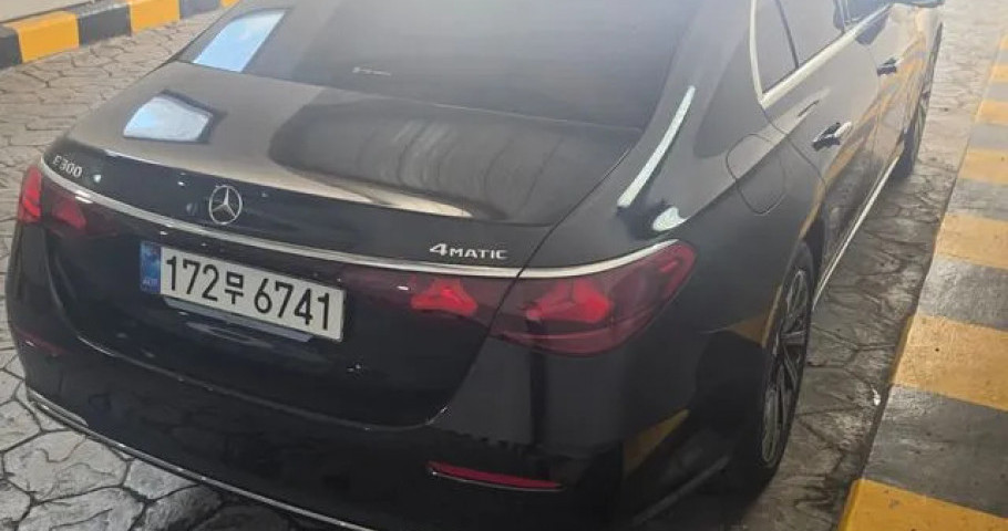 Mercedes-Benz E-Class 