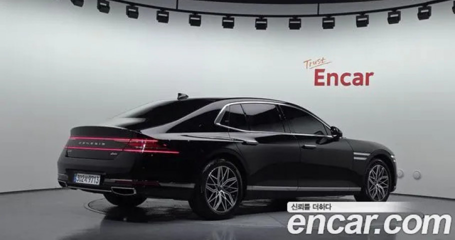 Genesis G90 